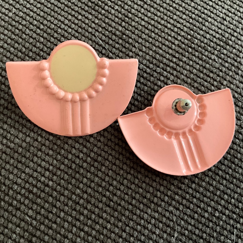 Art Deco Enamel Post Earrings Light Pink And Cream 12$